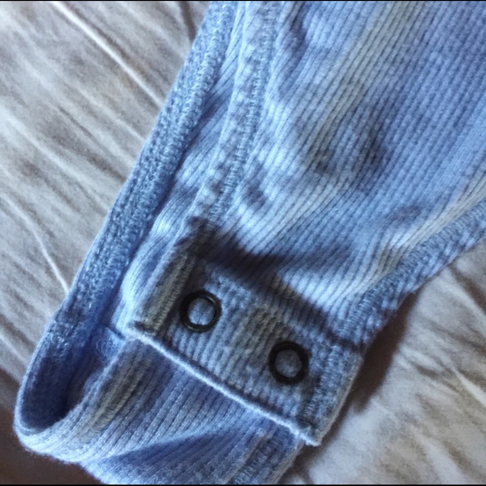 LOT OF 3 XS Hollister & GAP Tops - Picture 13 of 14